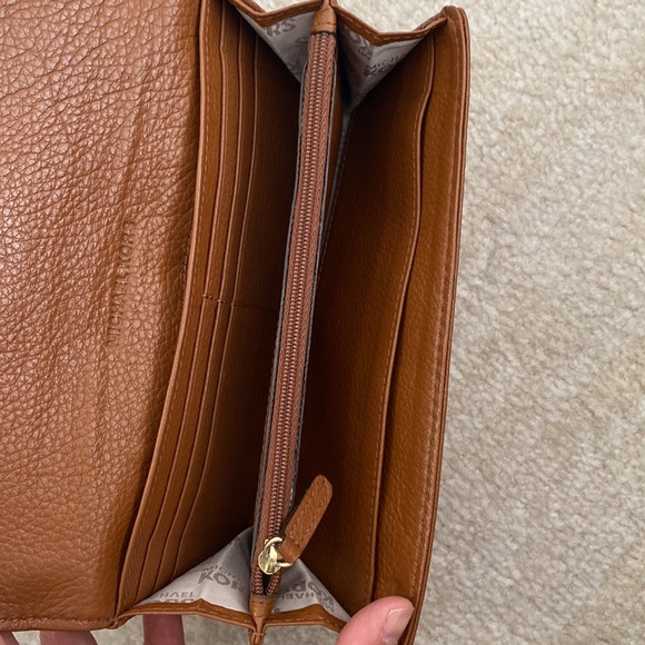 Michael Kors wallet - Picture 7 of 7